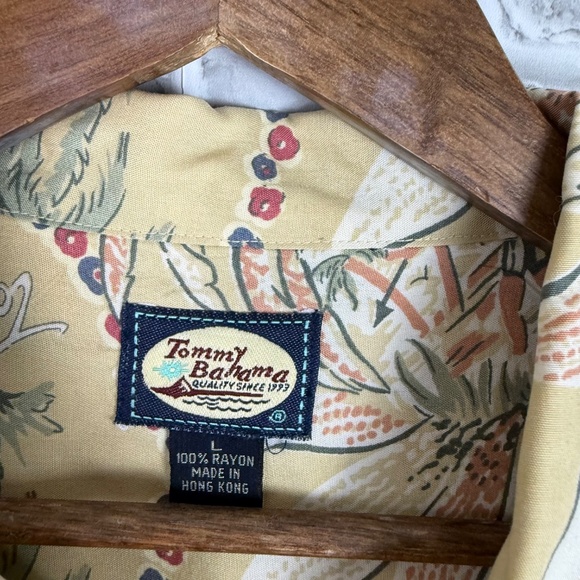 Tommy Bahama Hawaiian Cream Tropical Floral Rayon Double Pocket Camp Shirt LARGE - Picture 3 of 6